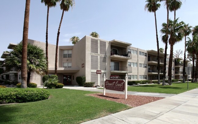 Desert Crest Apartments in Palm Springs, CA - Building Photo - Building Photo