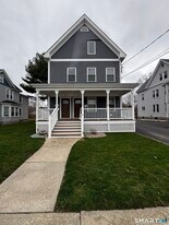 25 Lester Ave in Stonington, CT - Building Photo