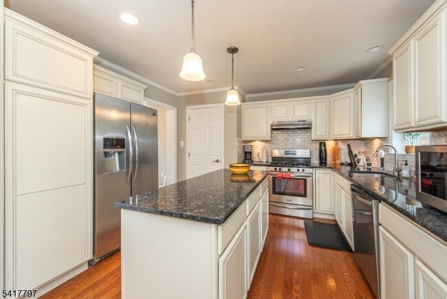 78 Western Ave in Morristown, NJ - Building Photo - Building Photo