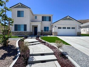 25061 River Peak Dr in Menifee, CA - Building Photo - Building Photo