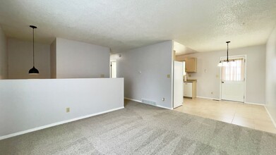 327 Iris Dr in Fountain, CO - Building Photo - Building Photo
