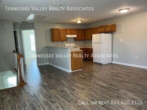 156 N Illinois Ave in Oak Ridge, TN - Building Photo - Building Photo