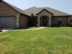 1233 Red Rock Drive in Elgin, OK - Building Photo