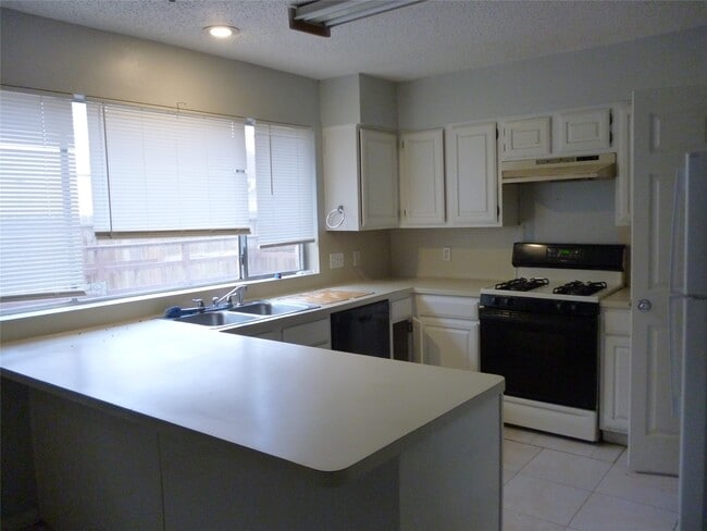 property at 3243 Battle Ridge Ln