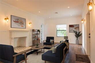 5938 NE 5th Ave in Miami, FL - Building Photo - Building Photo