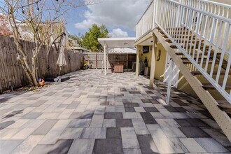 203 W Crest Ave in Tampa, FL - Building Photo - Building Photo