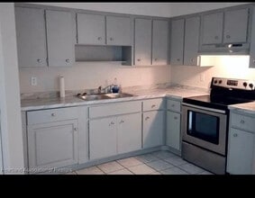 101 Voss Ct in Sebring, FL - Foto de edificio - Building Photo