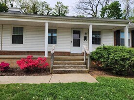2730 Forest Hill Ave NW, Unit 2732 Forest Hill in Roanoke, VA - Building Photo