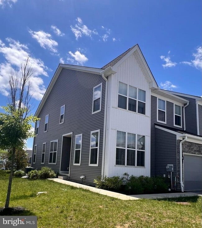 property at 130 Ginkgo Ln