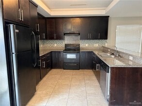 10 W Sarah Evans St in Edinburg, TX - Building Photo - Building Photo
