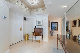 100 Lakeshore Dr in North Palm Beach, FL - Foto de edificio - Building Photo