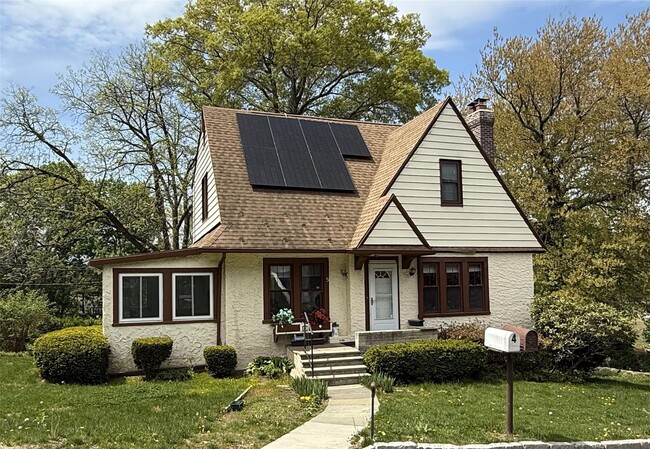 property at 5 Lawrence Ave