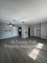1043 Pineview Pl in Lakeland, FL - Building Photo - Building Photo