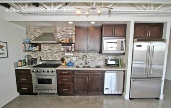 4141 Glencoe Ave in Marina Del Rey, CA - Building Photo - Building Photo