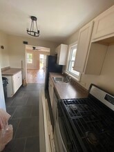 5256 Warren Ave in Cincinnati, OH - Foto de edificio - Building Photo