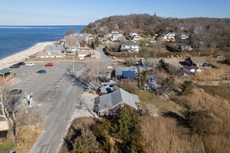 125 Creek Rd in Wading River, NY - Building Photo - Building Photo