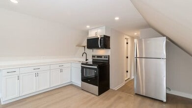 5002 W Gunnison St in Chicago, IL - Building Photo - Building Photo