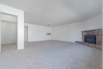 Dana3600 in Bakersfield, CA - Foto de edificio - Interior Photo