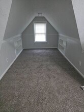 5815 Snow Rd in Parma, OH - Foto de edificio - Building Photo