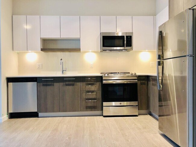 13768-13108 310 in Surrey, BC - Building Photo - Building Photo