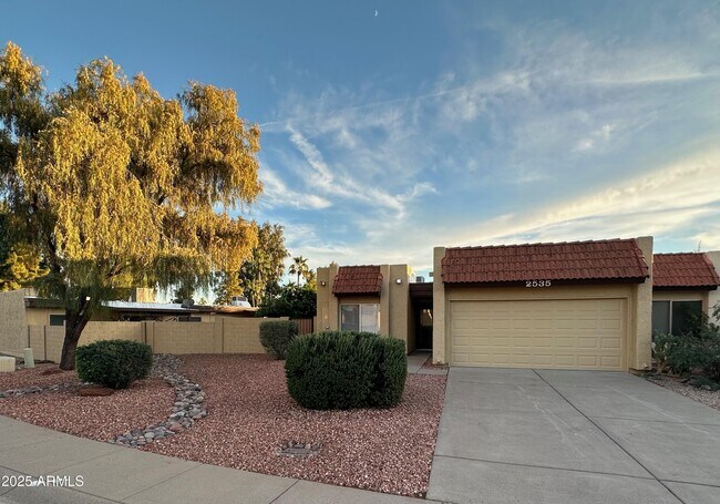 2535 E Bluefield Ave in Phoenix, AZ - Building Photo - Building Photo