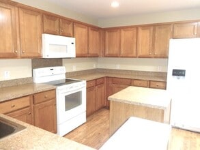 357 Briarbend Rd in Goose Creek, SC - Building Photo - Building Photo