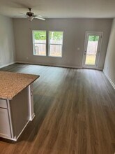 144 Vlg Grn Dr NW in Adairsville, GA - Foto de edificio - Building Photo