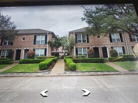 6410 Del Monte Dr in Houston, TX - Building Photo