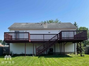 2401 Stargrass Ave in Grove City, OH - Building Photo - Building Photo