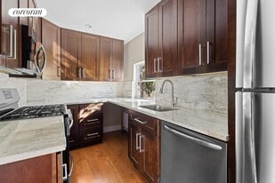 41 E 2nd St in Brooklyn, NY - Building Photo