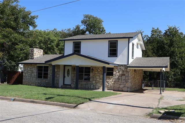 302 Harmon St in Weatherford, TX - Building Photo