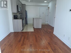 9205-9205 Yonge St in Richmond Hill, ON - Building Photo - Building Photo