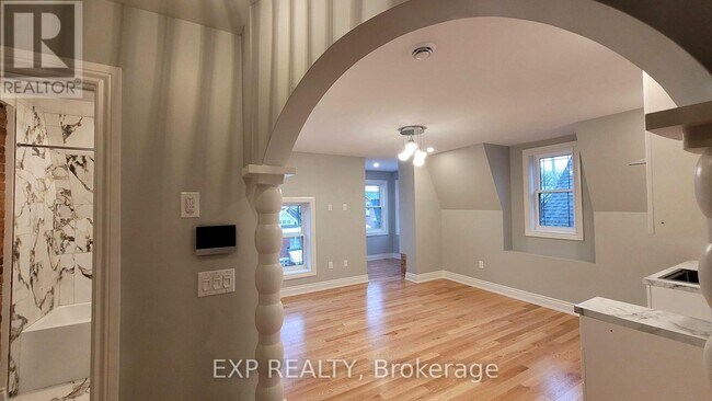 159-157-159 James St