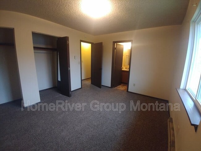 property at 2111 S 4th St W