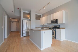 1201 W Adams St in Chicago, IL - Building Photo - Building Photo
