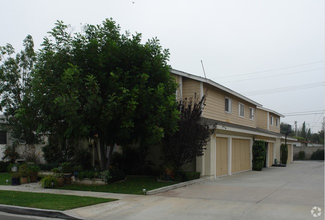 7872 12th St in Westminster, CA - Foto de edificio - Building Photo