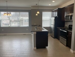 54177 Baypoint Dr in Shelby Township, MI - Building Photo - Building Photo