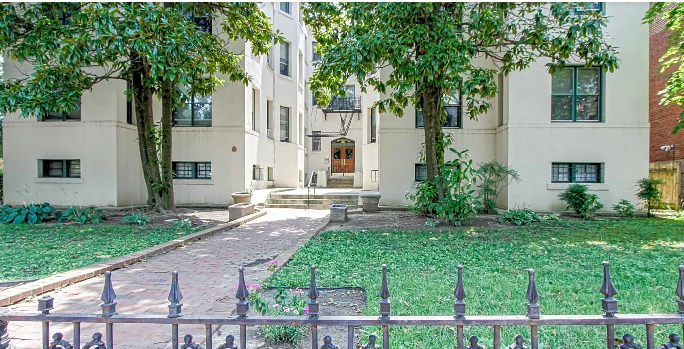 Saratoga Apartments in Washington, DC - Foto de edificio