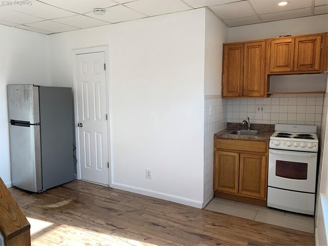 property at 14 Bayville Ave