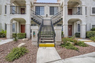 4706 Nara Vista Way in Las Vegas, NV - Building Photo - Building Photo