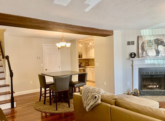 142 Quincy Shore Dr, Unit Unit 155 in Quincy, MA - Building Photo - Building Photo