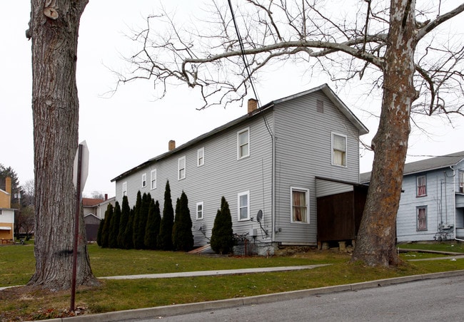 5 S High St in Greenville, PA - Foto de edificio - Building Photo