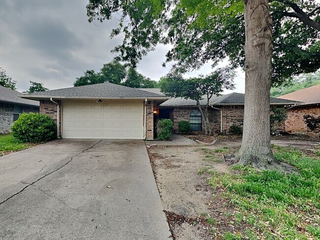 property at 7709 Silveridge Dr