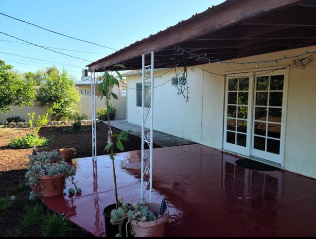 6558 Neddy Ave in Los Angeles, CA - Building Photo - Building Photo