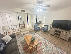 4015 Burning Tree Dr in San Antonio, TX - Building Photo - Building Photo