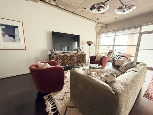 property at 890 Memorial Dr SE