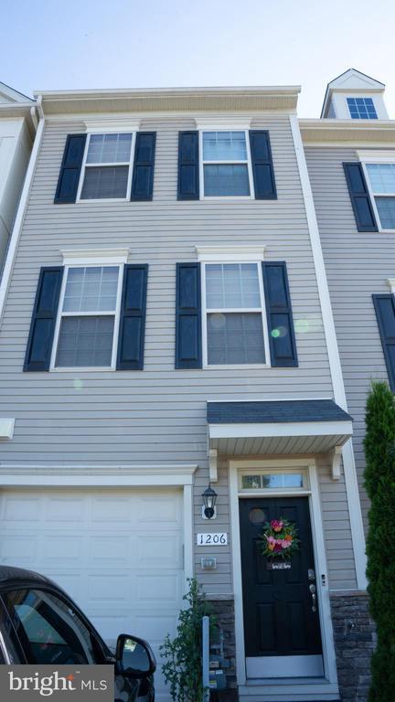 1206 Acorn Ln