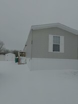 352 Trillum Trail in Oxford, MI - Building Photo