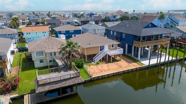 property at 901 Bonita Dr