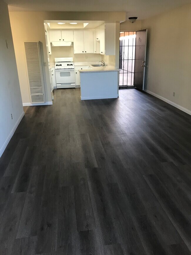 710 N Gilbert St Apartments and Nearby Anaheim Apartments For Rent